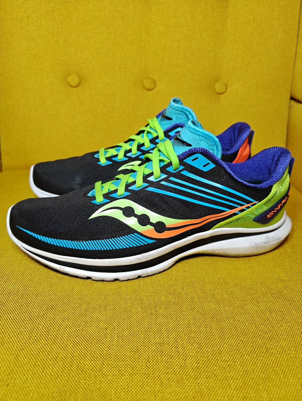 Saucony Kinvara 12 Black Multicolor Running Sneaker Men's Shoe Size 9